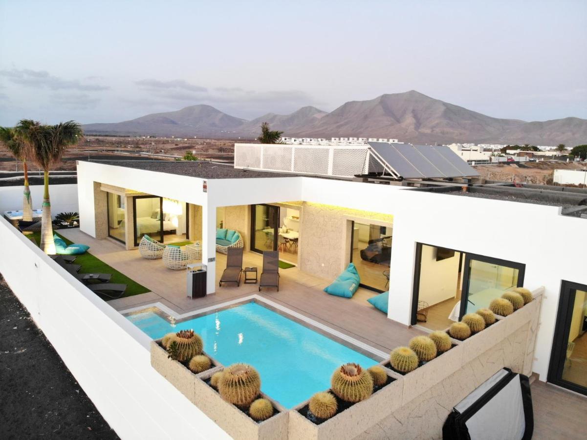 Sea Breeze Villas Lapa And Claca Playa Blanca  Exterior photo