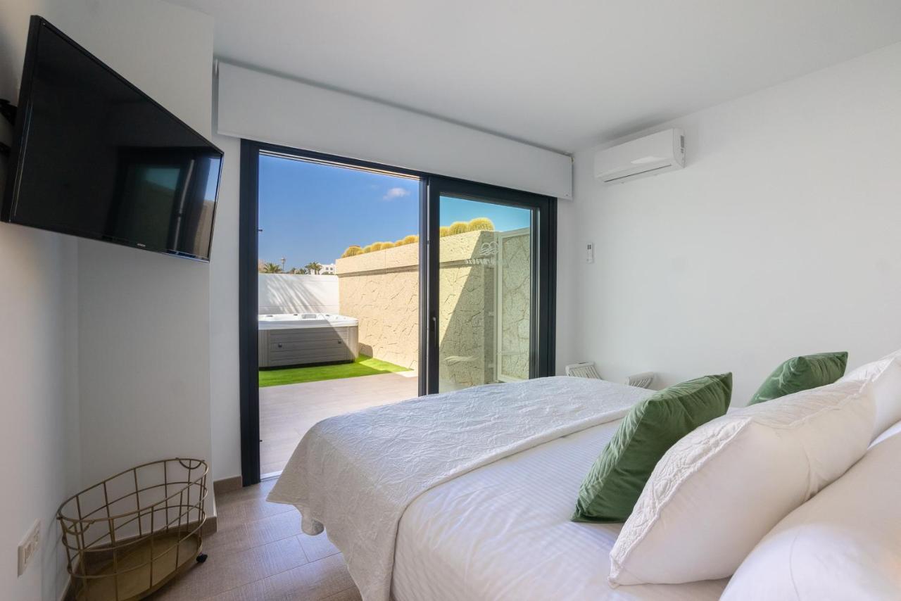 Sea Breeze Villas Lapa And Claca Playa Blanca  Exterior photo